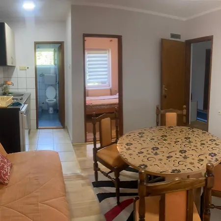 Nais Apartment