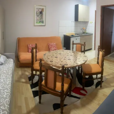 Apartment Nais *